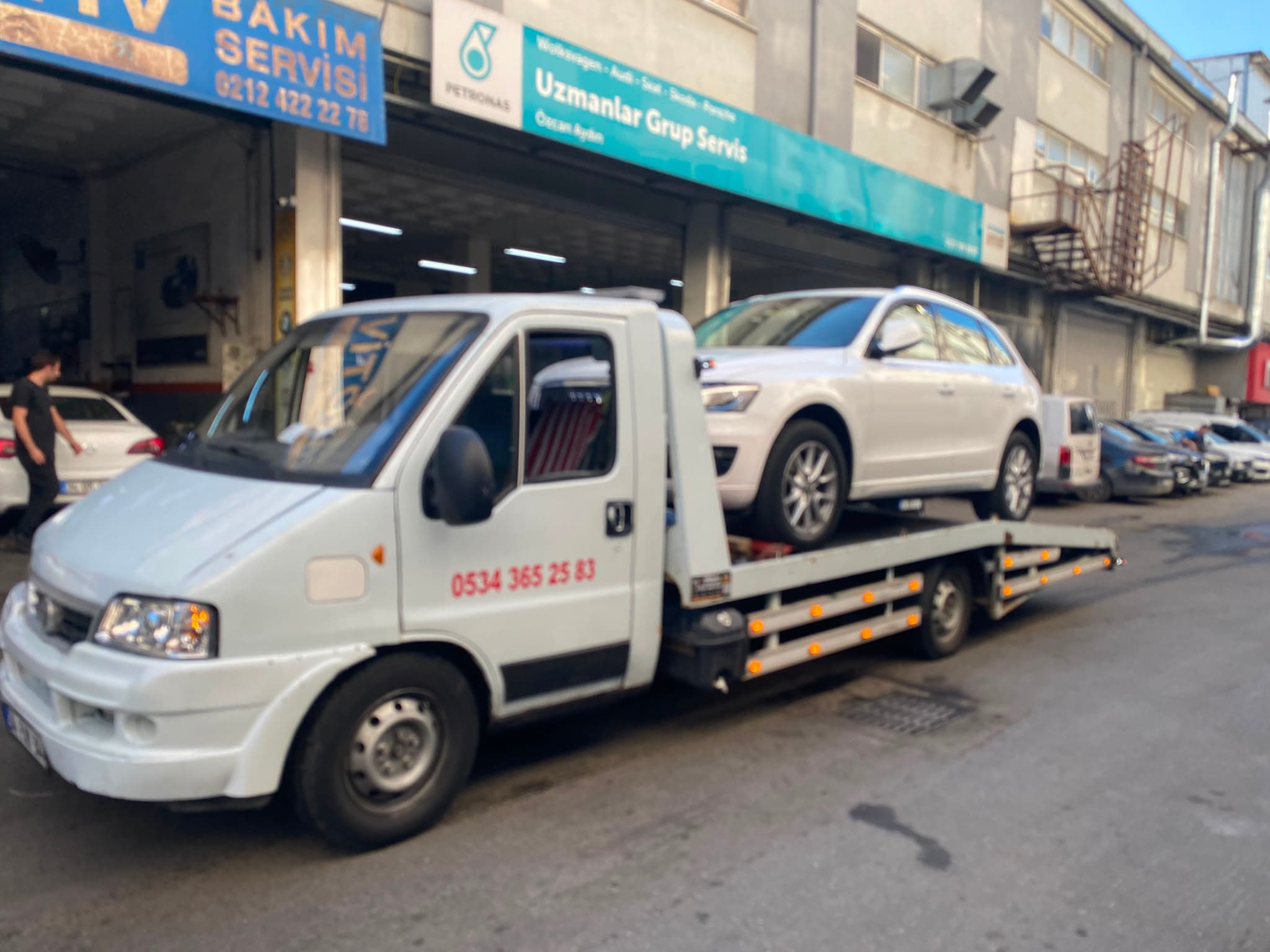 Araç için yol yardım çalışması